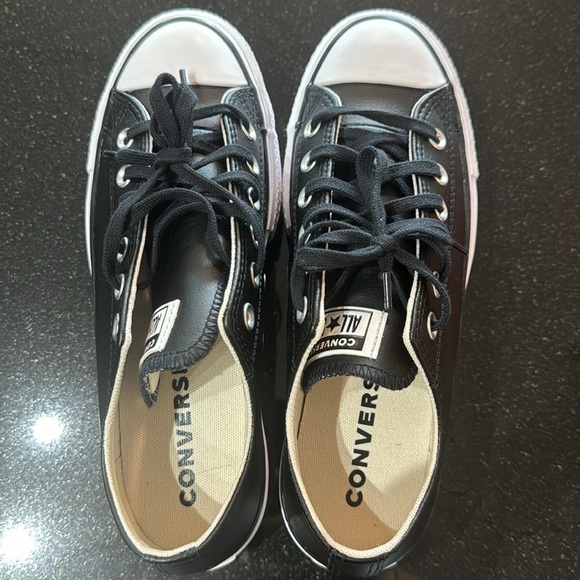 BRAND NEW NEVER WORN LEATHER CONVERSE - Picture 10 of 10